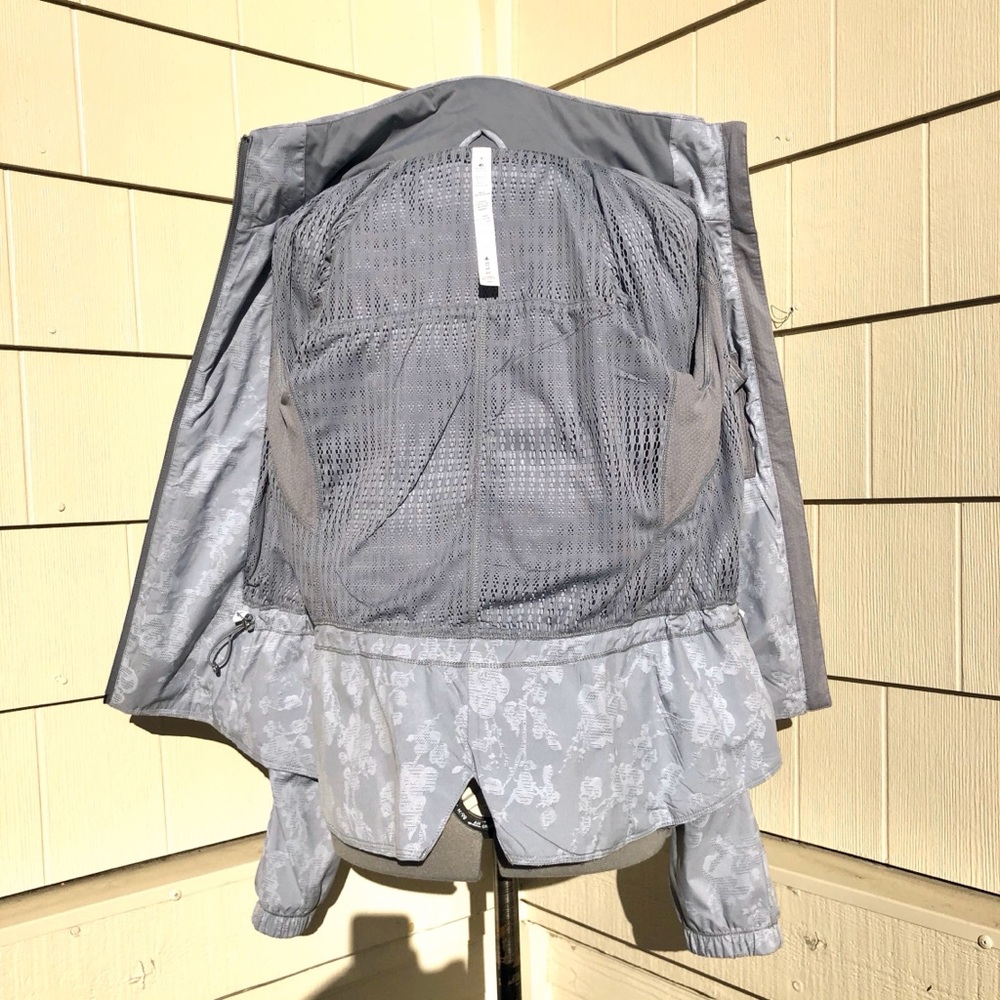 Lululemon RUN TRAVEL TO TRACK JACKET Fossil Grey - Picture 6 of 8